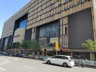 大型戶外LED屏讓濟(jì)南某商務(wù)樓宇成商業(yè)美學(xué)新地標(biāo)