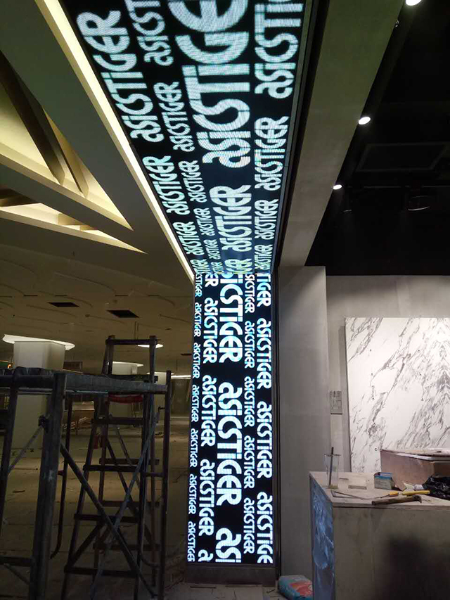 浙江杭州國大城市廣場室內LED顯示屏由上海智彩科技設計、安裝